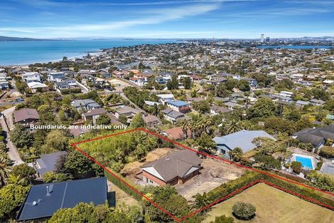Photo of property in 28 Parr Terrace, Castor Bay, Auckland, 0620