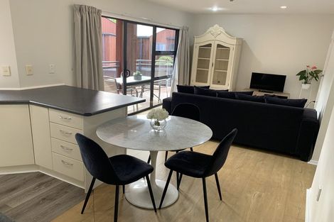 Photo of property in 23/3 The Avenue, Albany, Auckland, 0632