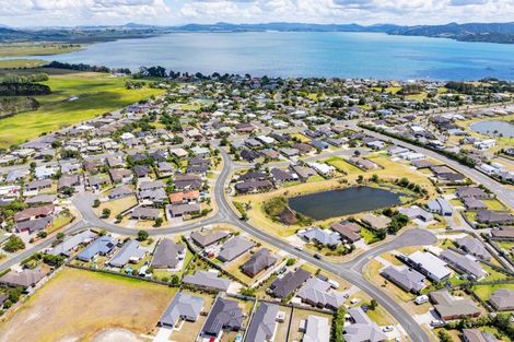 Photo of property in 20 Kowi Lakes Drive, One Tree Point, 0118