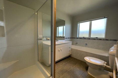 Photo of property in 8 Hagen Close, Golflands, Auckland, 2013