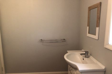 Photo of property in 43 Carthew Street, Okato, 4335