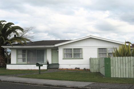 Photo of property in 2 Kelly Street, Utuhina, Rotorua, 3015
