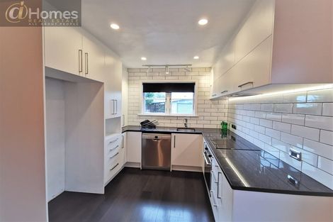 Photo of property in 69 Taikata Road, Te Atatu Peninsula, Auckland, 0610