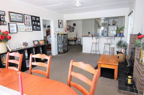 Photo of property in 3 George Street, Dannevirke, 4930