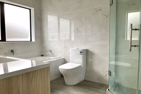 Photo of property in 73 Sturges Road, Henderson, Auckland, 0612