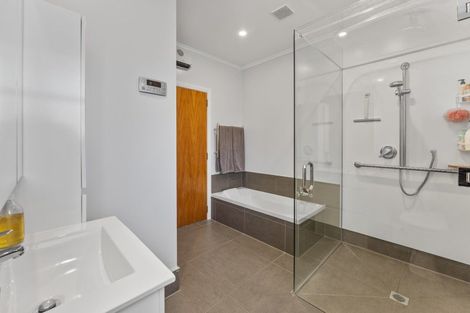 Photo of property in 27 Epuni Street, Hutt Central, Lower Hutt, 5011