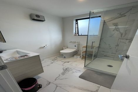 Photo of property in 86a Vodanovich Road, Te Atatu South, Auckland, 0610