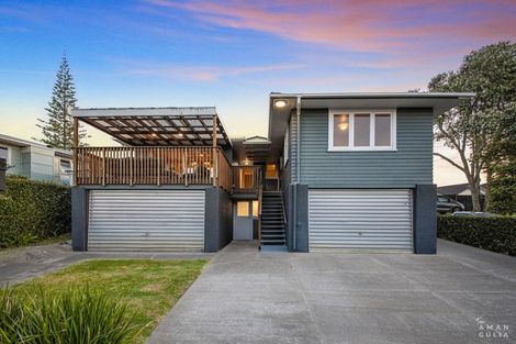 Photo of property in 27 Amberley Avenue, Te Atatu South, Auckland, 0610