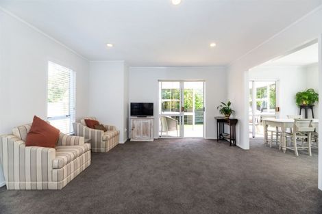 Photo of property in 1/12 Cobblestone Lane, Hillcrest, Auckland, 0627