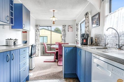 Photo of property in 80 Kahikatea Drive, Melville, Hamilton, 3206