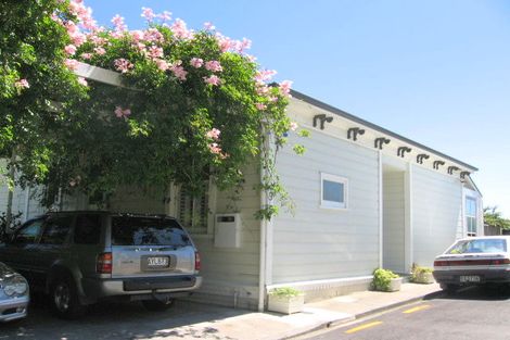 Photo of property in 11 Telford Terrace, Oriental Bay, Wellington, 6011