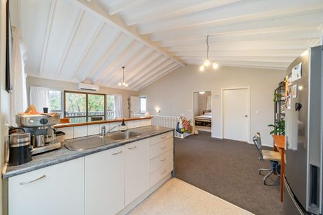 Photo of property in 62 Tio Tio Road, Miramar, Wellington, 6022