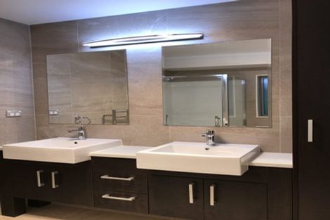 Photo of property in 52a Ennis Avenue, Pakuranga Heights, Auckland, 2010