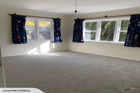 Photo of property in 4 Woodstock Terrace, Tawa, Wellington, 5028