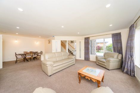 Photo of property in 1 Silkwood Place, Fitzherbert, Palmerston North, 4410