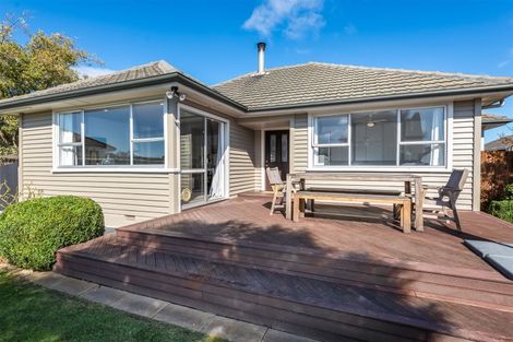 Photo of property in 68 Winters Road, Redwood, Christchurch, 8051