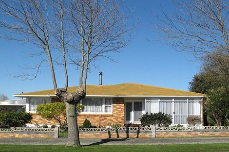 Photo of property in 3 Bond Street, Marton, 4710