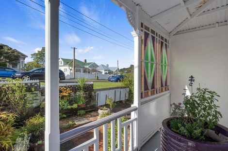 Photo of property in 1/59 Rawene Road, Birkenhead, Auckland, 0626