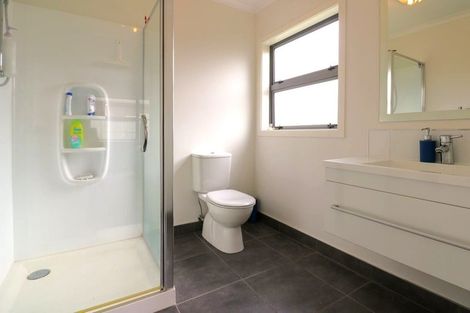 Photo of property in 1 Medallion Court, Kelvin Grove, Palmerston North, 4414