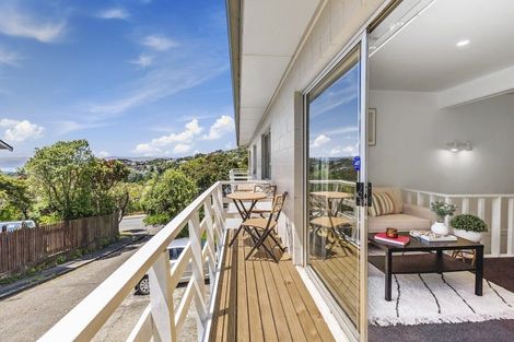 Photo of property in 1a Sandhurst Way, Crofton Downs, Wellington, 6035