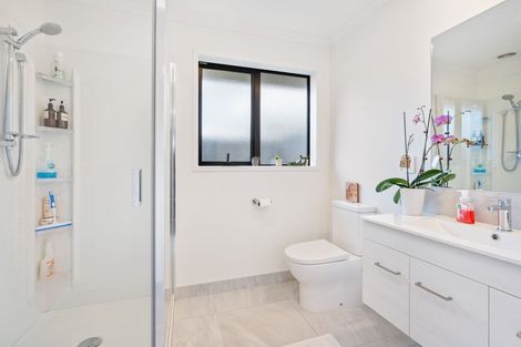 Photo of property in 36 Kitemaunga Avenue, One Tree Point, 0118