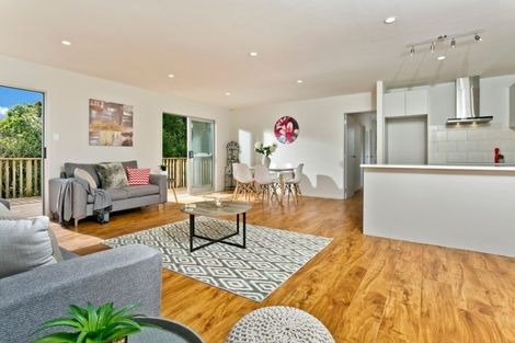 Photo of property in 22 Glastron Place, Bayview, Auckland, 0629