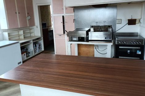 Photo of property in 106 Egmont Street, Patea, 4520