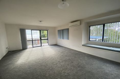 Photo of property in 9 Bridge Avenue, Te Atatu South, Auckland, 0610
