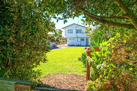 Photo of property in 7 Athenree Road, Athenree, Katikati, 3177