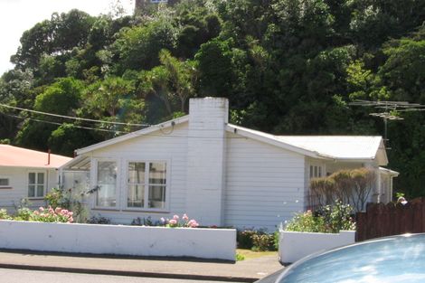 Photo of property in 7 Melrose Road, Island Bay, Wellington, 6023