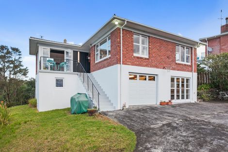 Photo of property in 8 Fairmount Road, Titirangi, Auckland, 0604