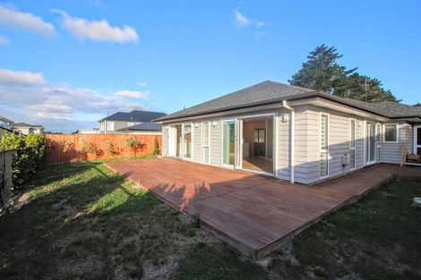 Photo of property in 33 Nobilo Road, Kumeu, 0810