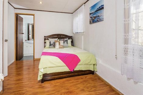 Photo of property in 20 Linwood Avenue, Forrest Hill, Auckland, 0620