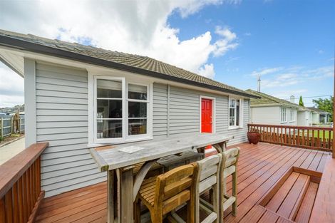 Photo of property in 9 Bull Street, Bulls, 4818