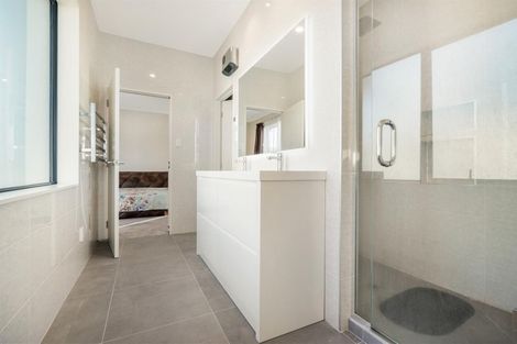 Photo of property in 6 Resolution Drive, Gulf Harbour, Whangaparaoa, 0930