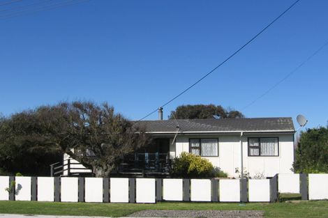 Photo of property in 16 Andrews Street, Foxton Beach, Foxton, 4815