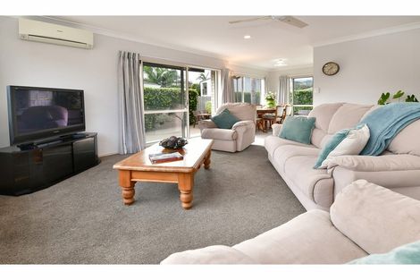 Photo of property in 2/31 Alice Avenue, Orewa, 0931