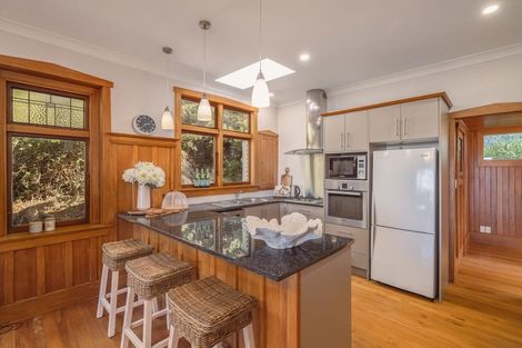 Photo of property in 94 Mount Pleasant Road, Mount Pleasant, Christchurch, 8081