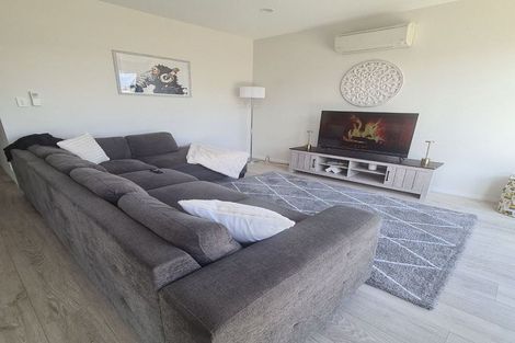 Photo of property in 111 Waekahu Road, Westgate, 0814