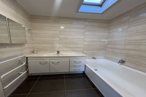 Photo of property in 25 Dallas Place, New Windsor, Auckland, 0600