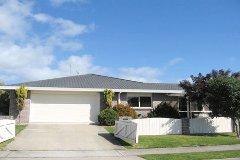 Photo of property in 75 Romana Crescent, Papamoa Beach, Papamoa, 3118