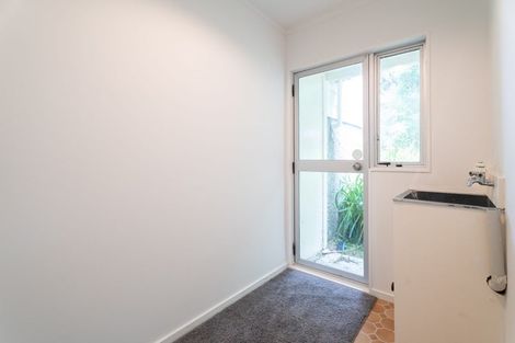 Photo of property in 40b Colchester Crescent, Newlands, Wellington, 6037