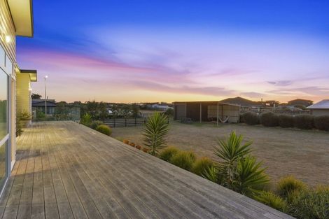Photo of property in 246 Park Avenue, Waitarere Beach, Levin, 5510