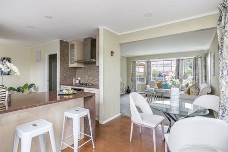 Photo of property in 1/65 Weldene Avenue, Glenfield, Auckland, 0629