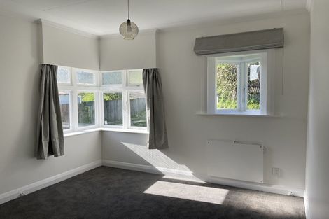 Photo of property in 10 Lonsdale Crescent, Rongotai, Wellington, 6022