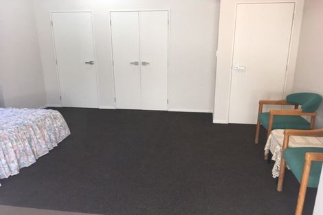 Photo of property in 565a Glenfield Road, Glenfield, Auckland, 0629