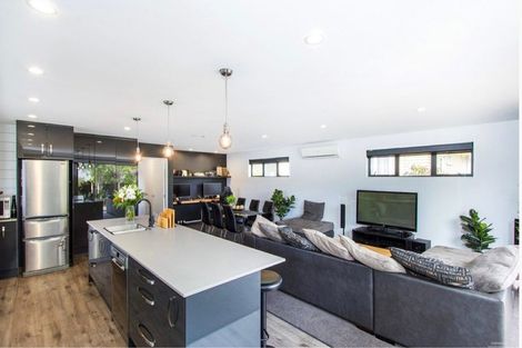 Photo of property in 54 Horoeka Street, Stokes Valley, Lower Hutt, 5019