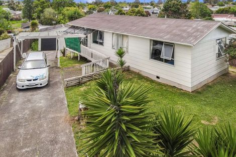 Photo of property in 21 Ngatira Place, Clendon Park, Auckland, 2103
