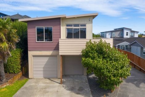 Photo of property in 52 Martin Road, Paraparaumu Beach, Paraparaumu, 5032