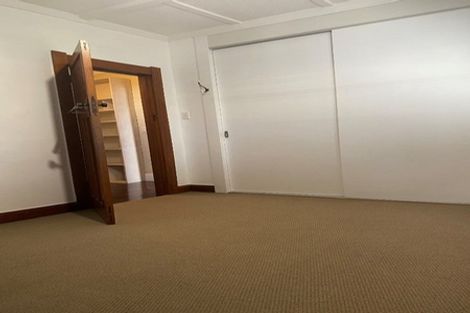 Photo of property in 14 Lawrence Road, Hospital Hill, Napier, 4110